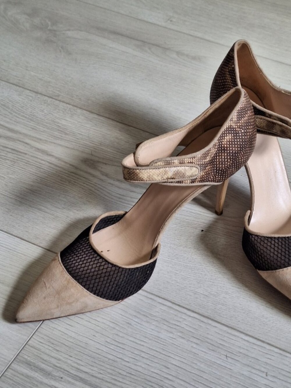 EUC Giorgio Armani Suede Animal Print D'Orsay Pumps Women's 41 / 11